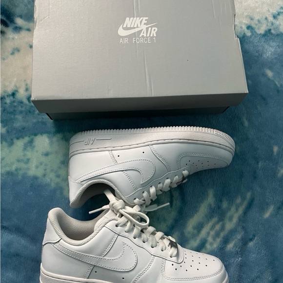 Nike Air Force 1’s - Picture 3 of 9